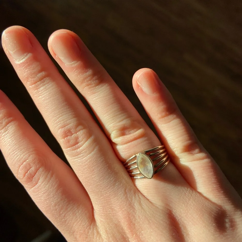 Moonstone ring - Picture 2 of 6